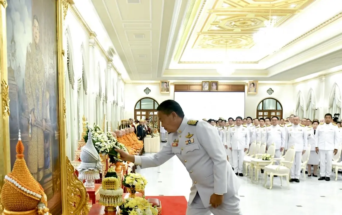 นายกฯ นำ ครม. ทำพิธีทางศาสนามหามงคล เฉลิมพระเกียรติ นายกฯ นำ ครม. ทำพิธีทางศาสนามหามงคล เฉลิมพระเกียรติ