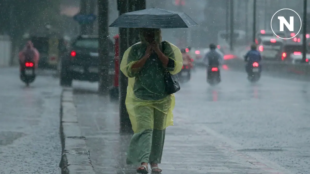 อุตุฯ เตือนภาคตะวันออก รับมือฝนถล่ม เฝ้าระวังน้ำท่วมฉับพลัน กทม.ฝนร้อยละ 70 อุตุฯ เตือนภาคตะวันออก รับมือฝนถล่ม เฝ้าระวังน้ำท่วมฉับพลัน กทม.ฝนร้อยละ 70
