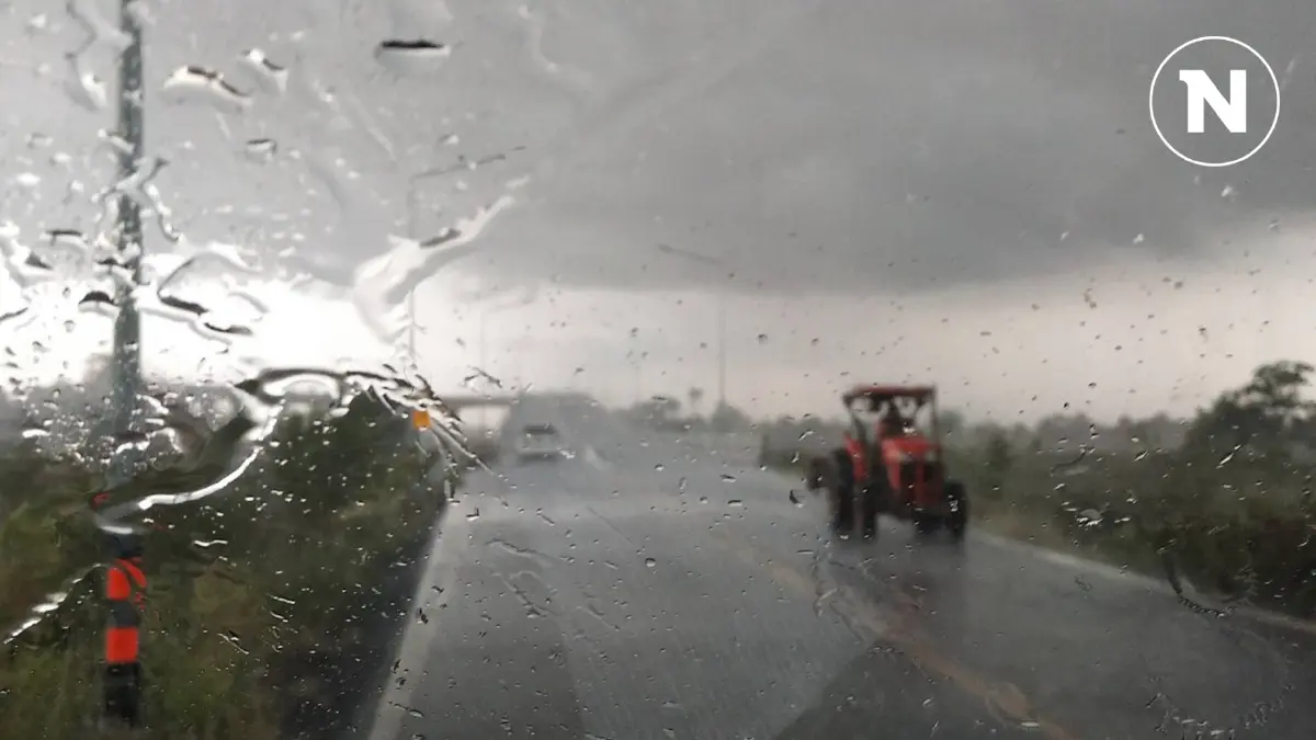 อุตุฯ เตือนมรสุมปกคลุมประเทศไทย ฝนยังตกทั่วทุกภาค กทม.โดนด้วยร้อยละ 70 อุตุฯ เตือนมรสุมปกคลุมประเทศไทย ฝนยังตกทั่วทุกภาค กทม.โดนด้วยร้อยละ 70