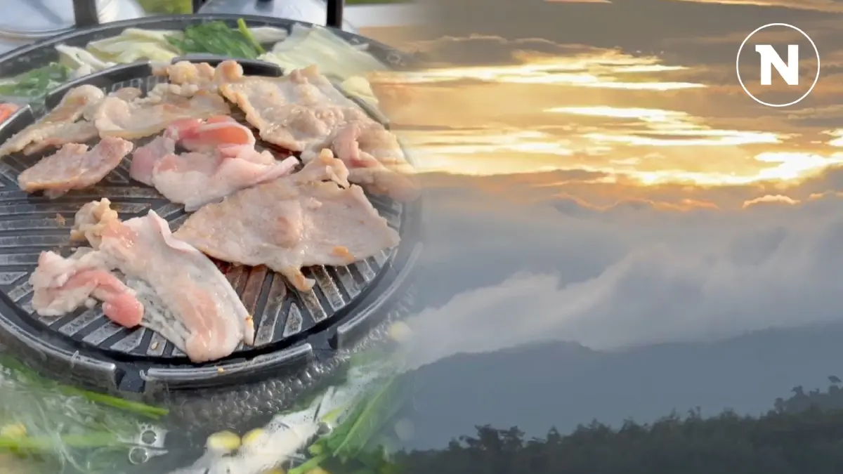 นทท.พากันชมธรรมชาติ กินหมูกระทะ ดูอาทิตย์ลับขอบฟ้า ริมอ่างเก็บน้ำห้วยม่วง คึกคัก
