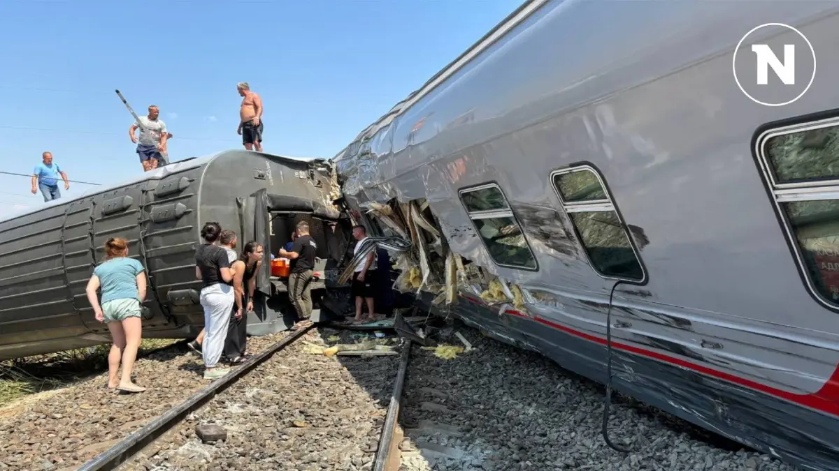 รถไฟรัสเซียตกรางหลังชนรถบรรทุก เสียชีวิต 2 ราย บาดเจ็บกว่าร้อย รถไฟรัสเซียตกรางหลังชนรถบรรทุก เสียชีวิต 2 ราย บาดเจ็บกว่าร้อย