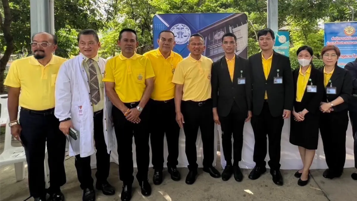 สภาทนายร่วมกิจกรรมเทิดพระเกียรติในหลวง ร.10 จัดทนายความทำงานเชิงรุก ให้คำปรึกษากฎหมายนอกสถานที่