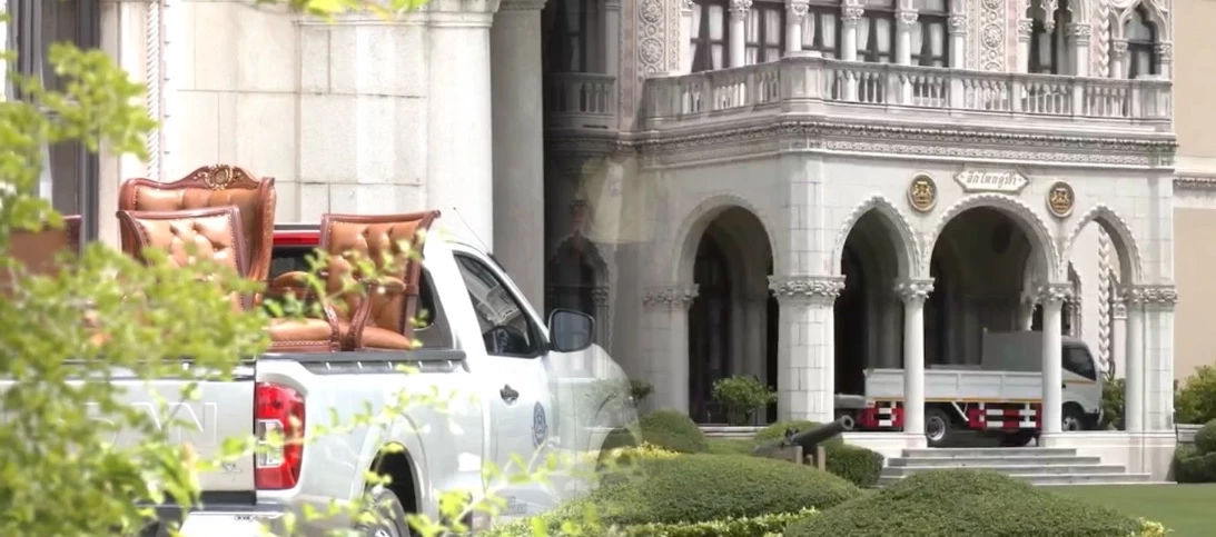 สลน. ขน “โซฟา-โต๊ะไม้” สมัย “ทักษิณ” คืนตึกไทยคู่ฟ้า เตรียมต้อนรับ “อุ๊งอิ๊ง”