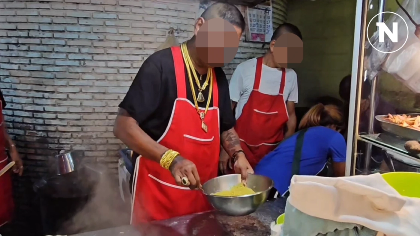 สรรพากรจ่อสอบ​ "เสี่ยเค้ก" พ่อค้าบะหมี่เกี๊ยวชื่อดังโซเชียล ใส่ทองเส้นโตขายของ