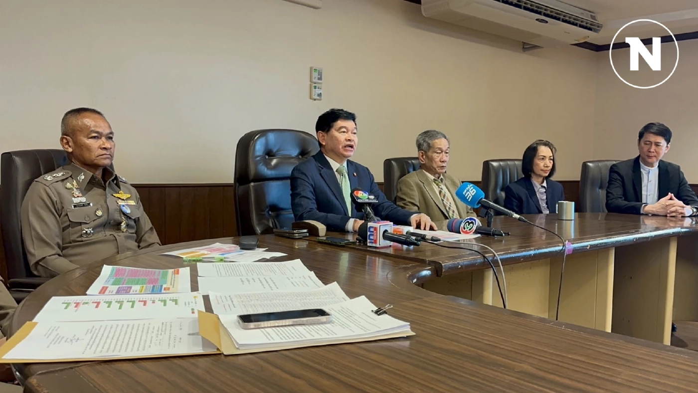 "วัชรินทร์" นำ 30 ผู้ต้องหาคดี "เป้รักผู้การ" พร้อมสำนวนส่งให้อัยการ นัดฟังคำสั่ง 26 ก.ย. นี้