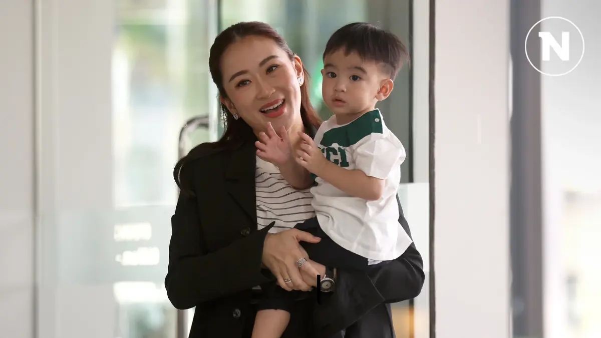 นายกฯอิ๊งค์ อุ้ม "น้องธาษิณ" เข้าตึกชินวัตร 3 ไม่ตอบทูลเกล้าฯ ครม.หรือไม่ นายกฯอิ๊งค์ อุ้ม "น้องธาษิณ" เข้าตึกชินวัตร 3 ไม่ตอบทูลเกล้าฯ ครม.หรือไม่