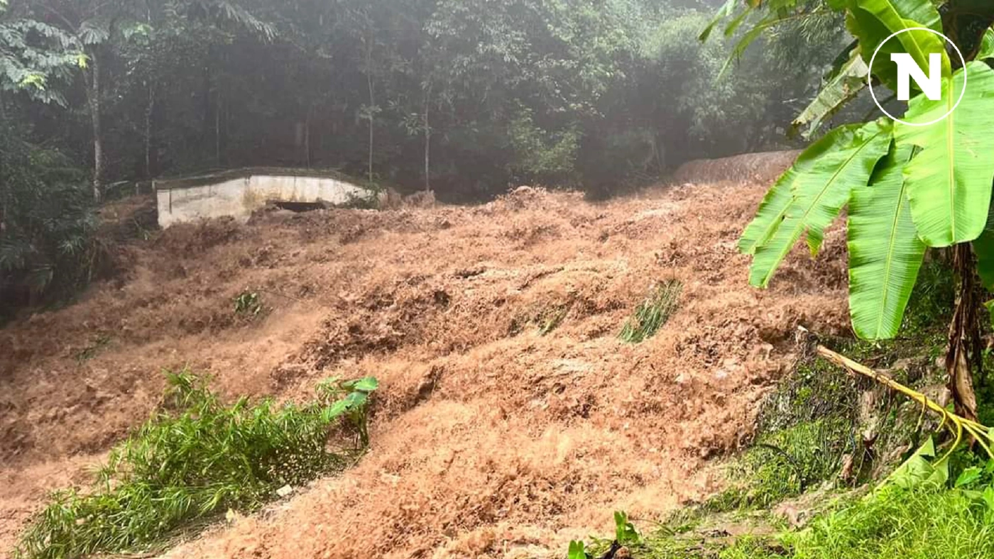 ระทึก! น้ำป่าไหลทะลักวัดผาลาดดอยสุเทพ หลังฝนถล่มเมืองเชียงใหม่ (มีคลิป) ระทึก! น้ำป่าไหลทะลักวัดผาลาดดอยสุเทพ หลังฝนถล่มเมืองเชียงใหม่ (มีคลิป)