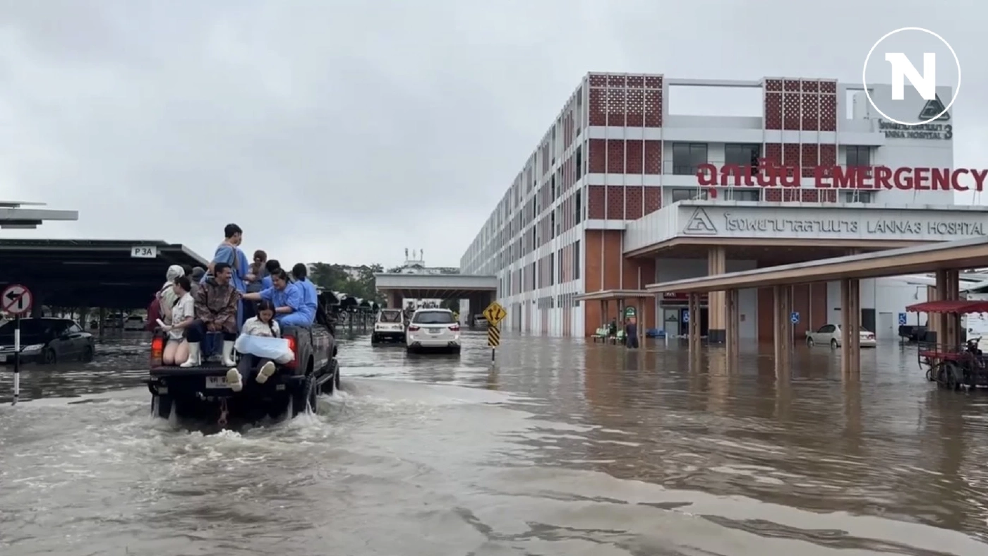 รพ.ลานนา 3 วิกฤต หลังน้ำคลองแม่ข่าทะลักเข้าท่วมชั้น 1 จมใต้น้ำ (มีคลิป)