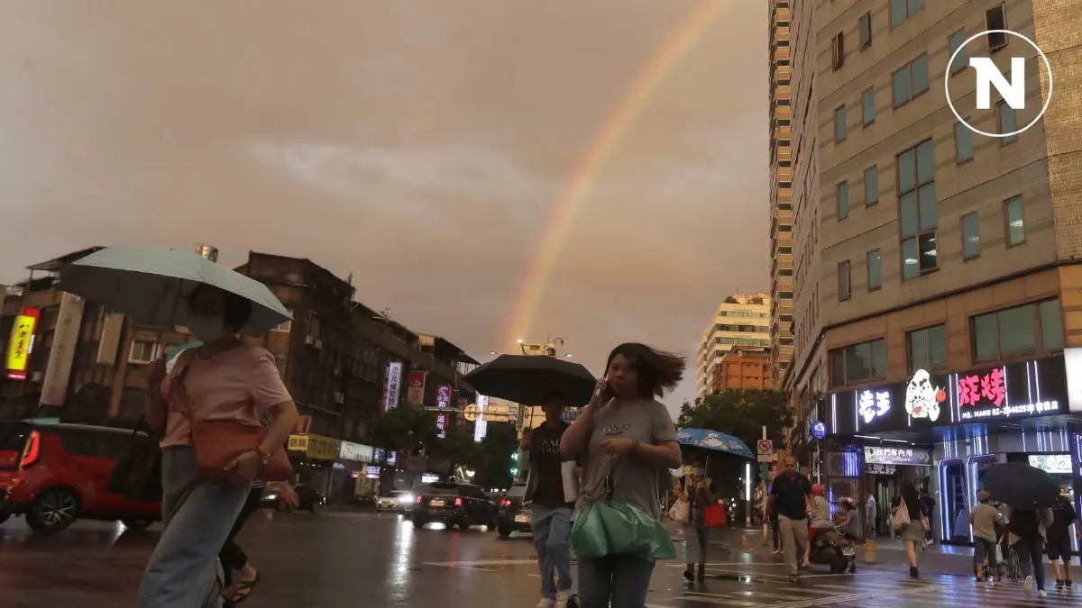 พายุไต้ฝุ่น “กระท้อน” จ่อไต้หวัน ส่งผลฝนตก-ดินถล่ม พายุไต้ฝุ่น “กระท้อน” จ่อไต้หวัน ส่งผลฝนตก-ดินถล่ม