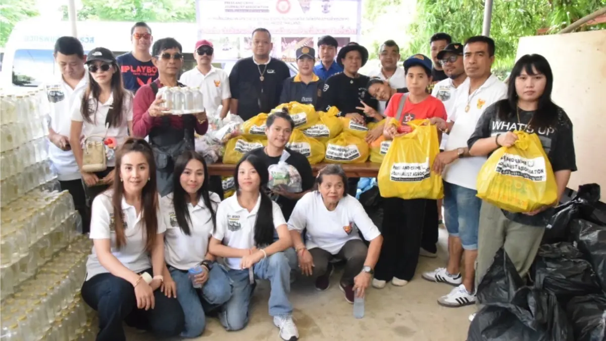 สมาคมผู้สื่อข่าวฯ พร้อมคณะ ลงพื้นที่ร่วมมอบถุงยังชีพ ช่วยผู้ประสบภัยน้ำท่วมอยุธยา สมาคมผู้สื่อข่าวฯ พร้อมคณะ ลงพื้นที่ร่วมมอบถุงยังชีพ ช่วยผู้ประสบภัยน้ำท่วมอยุธยา