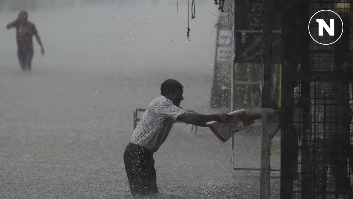 ศรีลังกาปิดโรงเรียน หลังฝนถล่ม-น้ำท่วม คร่าชีวิต 3 ราย ศรีลังกาปิดโรงเรียน หลังฝนถล่ม-น้ำท่วม คร่าชีวิต 3 ราย