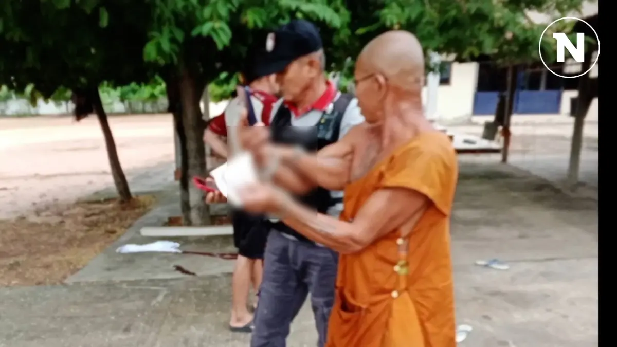 หลวงพ่อฉุนขาด ถูกขับพ้นวัด ถือขวานจามหัวผู้ใหญ่บ้านดับ หลวงพ่อฉุนขาด ถูกขับพ้นวัด ถือขวานจามหัวผู้ใหญ่บ้านดับ