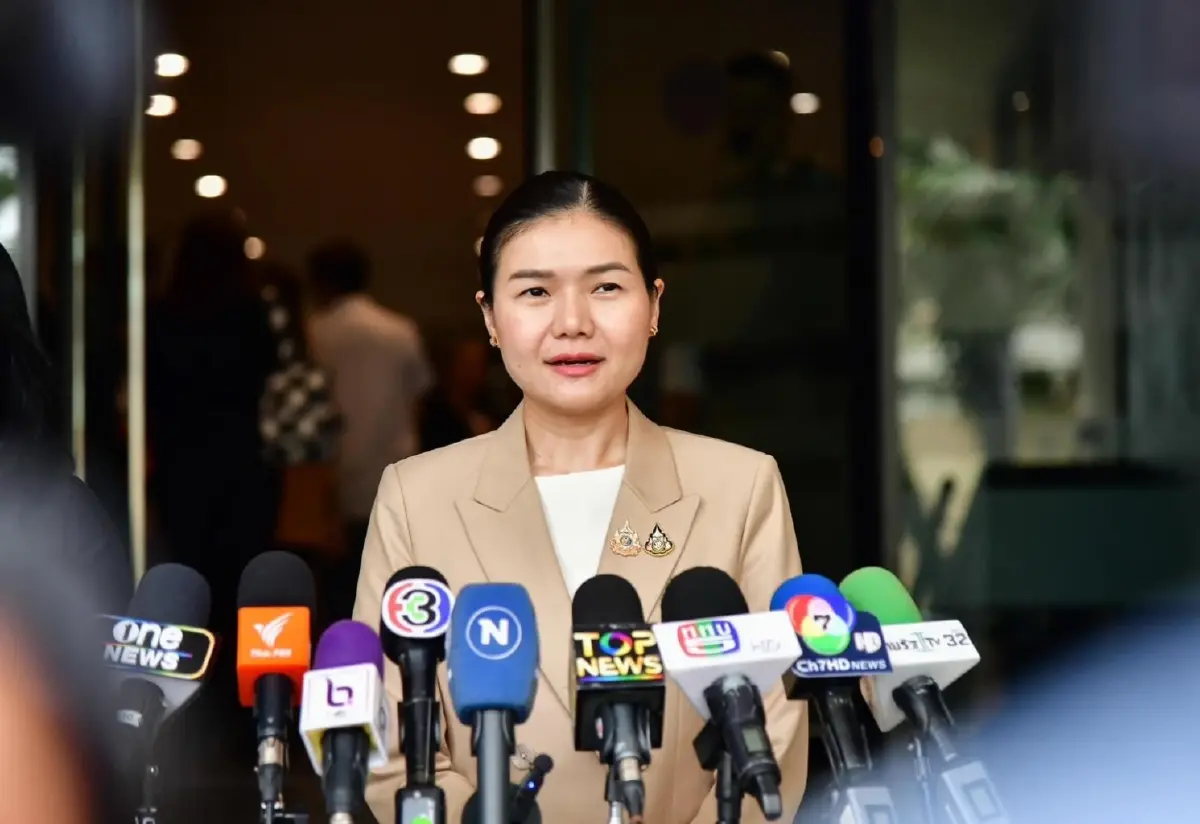 รมต.สำนักนายกฯ โชว์ยกระดับ ''สวนสาธารณะบึงหนองบอน'' รมต.สำนักนายกฯ โชว์ยกระดับ ''สวนสาธารณะบึงหนองบอน''