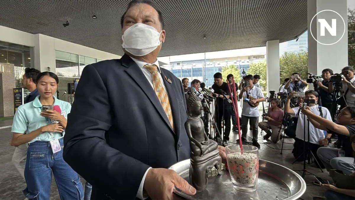 "สนธิญา" จุดธูปท้าสาบาน ยันไม่เคยรู้จัก ไม่เกี่ยวข้อง "บอสพอล" (มีคลิป) "สนธิญา" จุดธูปท้าสาบาน ยันไม่เคยรู้จัก ไม่เกี่ยวข้อง "บอสพอล" (มีคลิป)