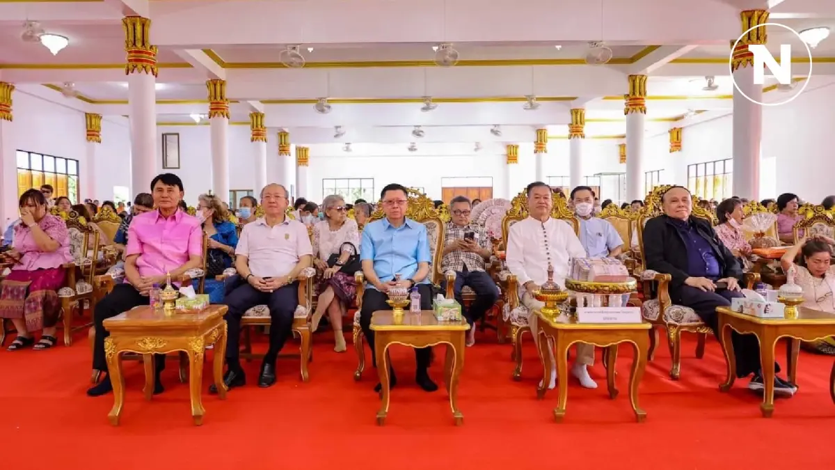 อดีต อสส. นำสมาคมนักเรียนเก่าเบญจมบพิตรทอดกฐินวัดชมภูเวก อดีต อสส. นำสมาคมนักเรียนเก่าเบญจมบพิตรทอดกฐินวัดชมภูเวก