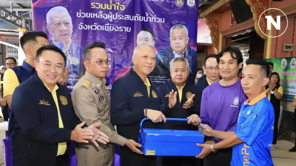 "รมว.แรงงาน" จ้างงานเร่งด่วน ระดมช่างไฟฟ้าซ่อม อาคารกว่า 100 หลัง เชียงราย "รมว.แรงงาน" จ้างงานเร่งด่วน ระดมช่างไฟฟ้าซ่อม อาคารกว่า 100 หลัง เชียงราย