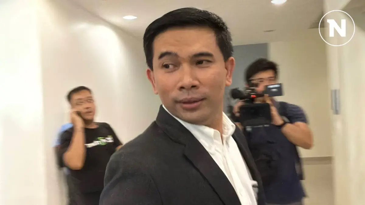 ทำความรู้จัก “เอก สายไหม” ในวันที่ถูกออกหมายจับ