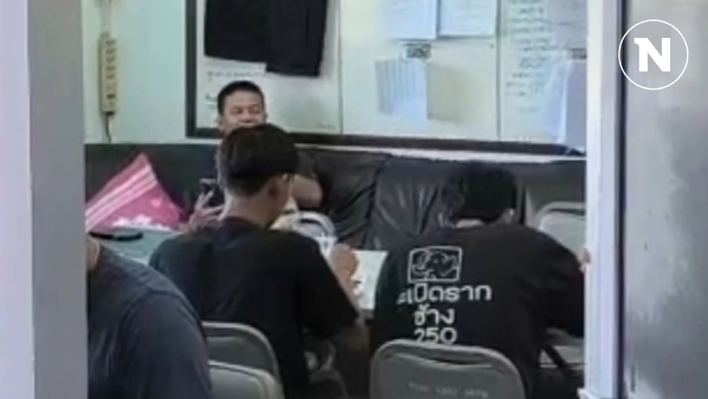 โจ๋วัย 20 ให้น้องชายรุมซ้อมเมีย เจ็บสาหัส ซ้ำขังให้อดน้ำ อดอาหาร 5 วัน โจ๋วัย 20 ให้น้องชายรุมซ้อมเมีย เจ็บสาหัส ซ้ำขังให้อดน้ำ อดอาหาร 5 วัน