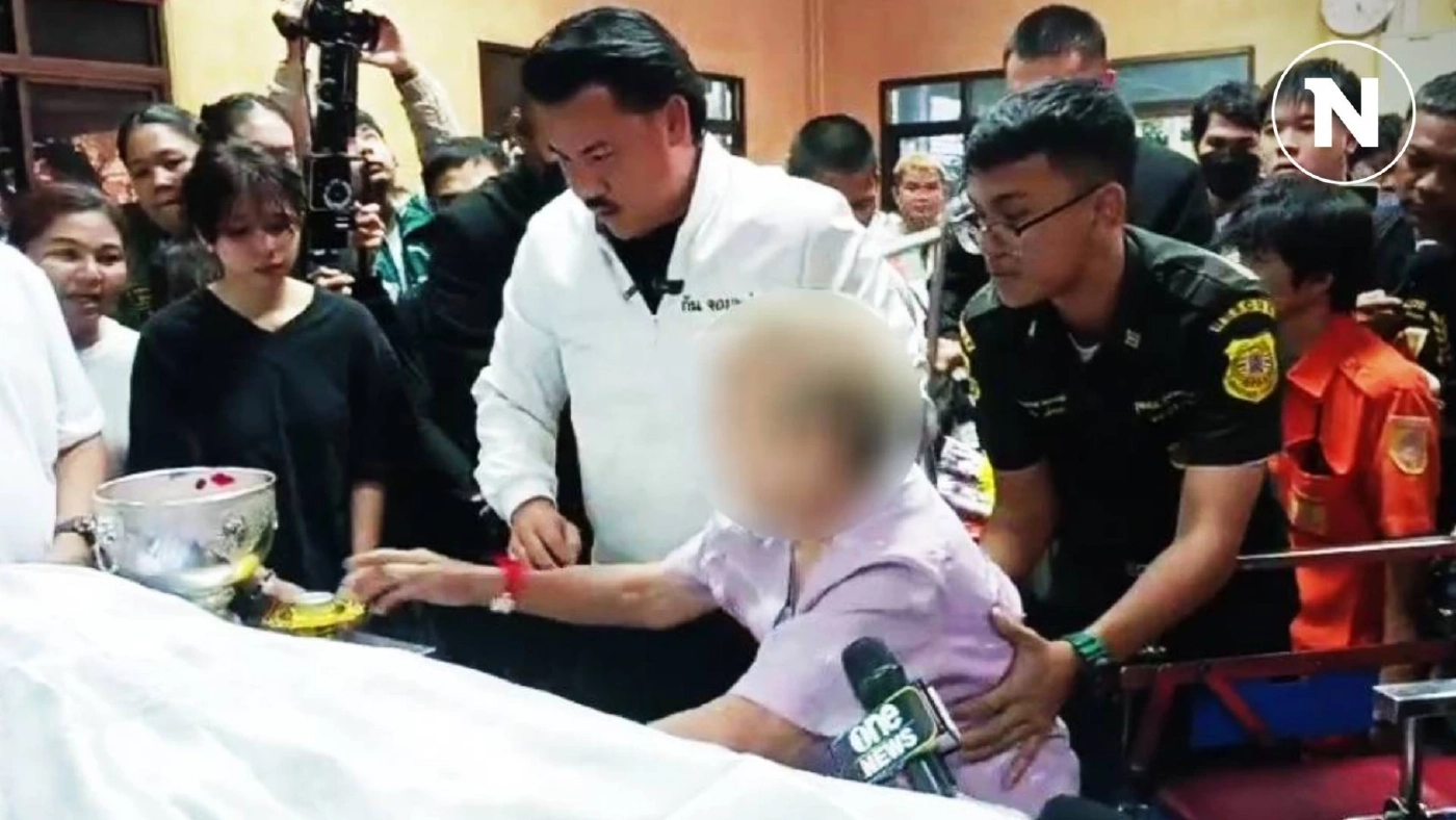 "กัน จอมพลัง" พายายมาร่วมงานศพหลานชายสุดรัก "แบงค์ เลสเตอร์" (มีคลิป)