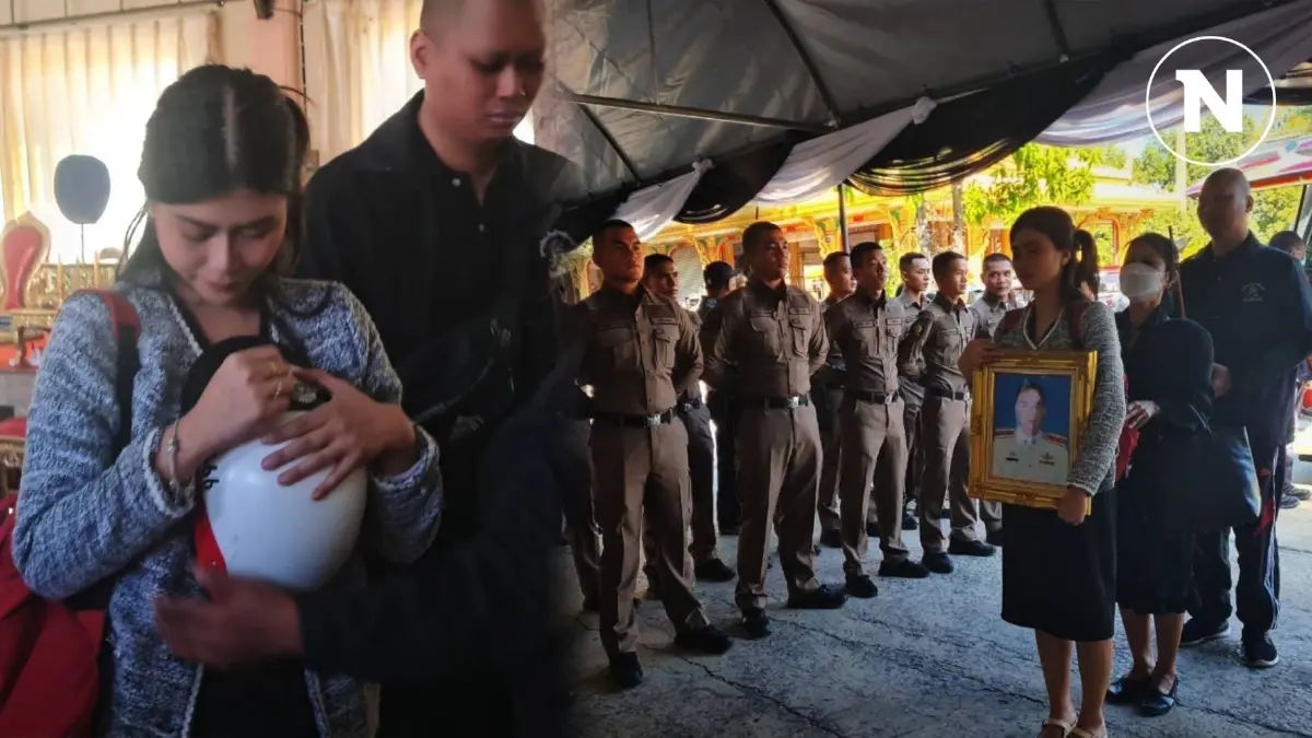 ลูกสาวกอดหมวกร่ำไห้ รับร่าง "คุณพ่อ ร.ต.ท." ถูกอดีตข้าราชการเมาขับชนดับ