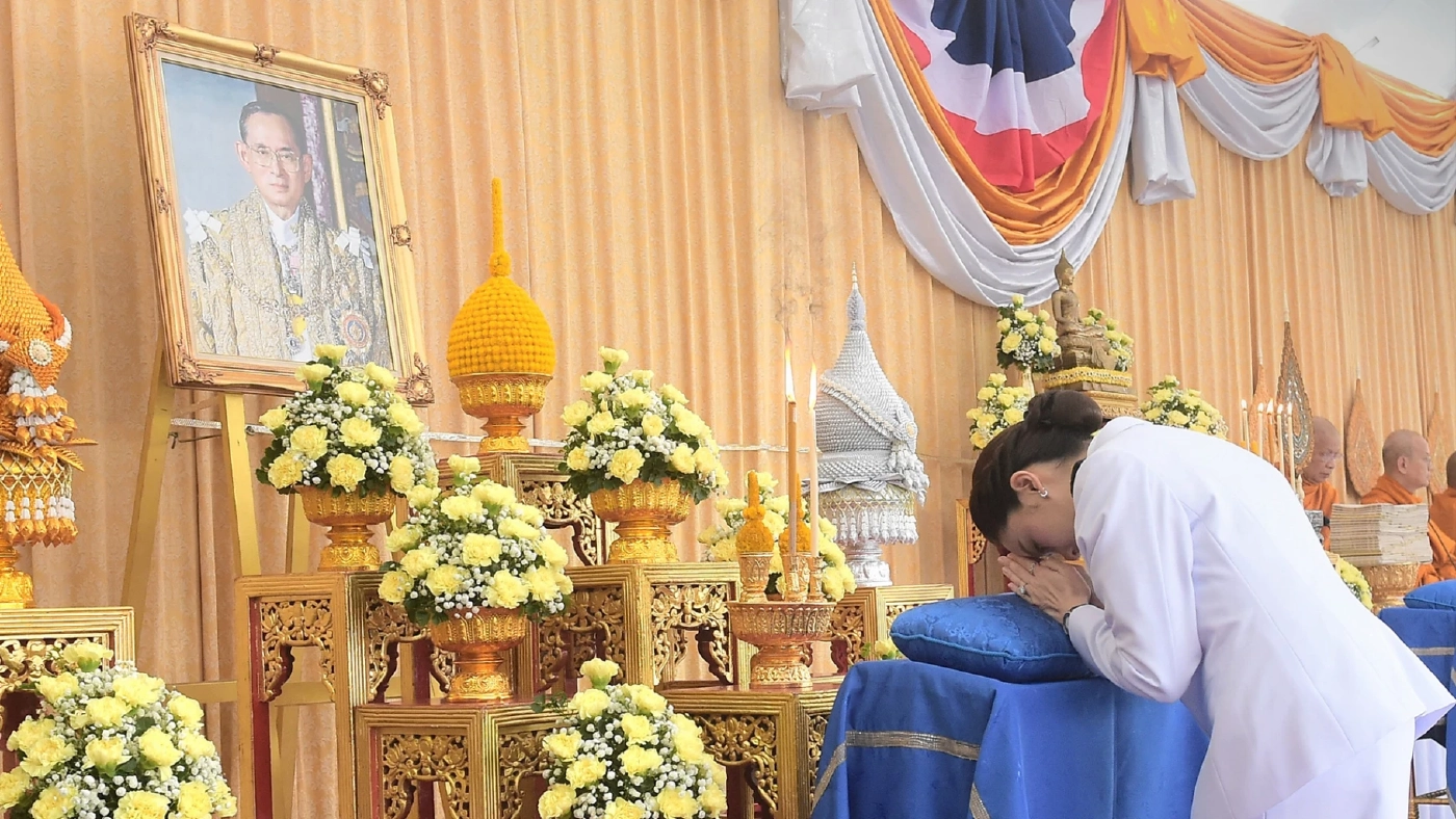 นายกฯ นำเจริญพระพุทธมนต์ 5 ธ.ค.พร้อมนำ ครม.วางพานพุ่มถวายราชสักการะ นายกฯ นำเจริญพระพุทธมนต์ 5 ธ.ค.พร้อมนำ ครม.วางพานพุ่มถวายราชสักการะ