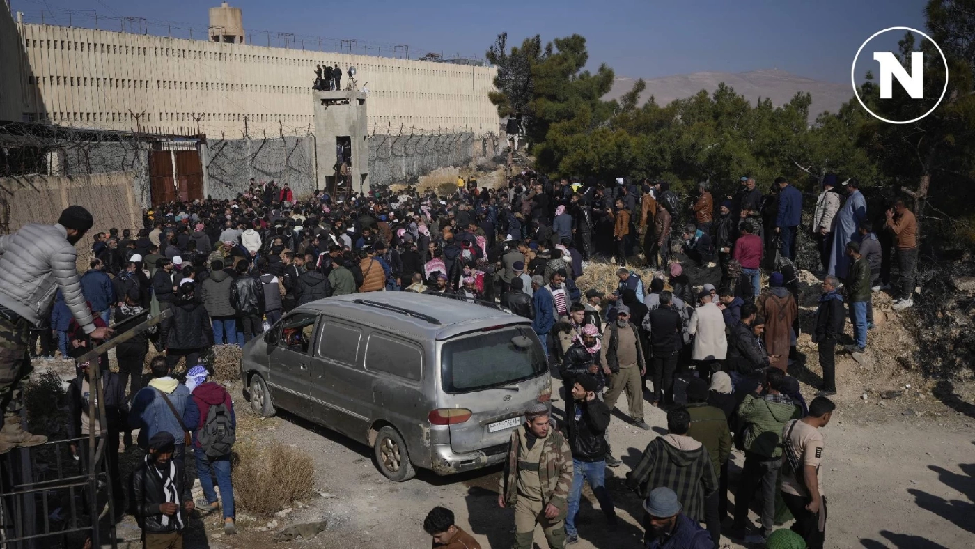 ชาวซีเรียแห่ตามหานักโทษที่คุกโหดในดามัสกัส เชื่อถูกขังใต้ดิน