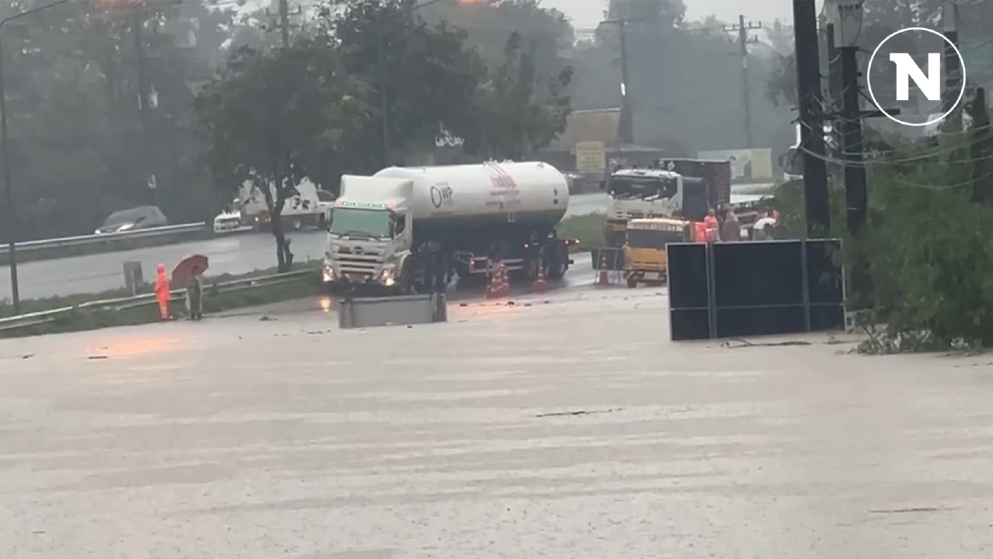 ด่วน! ตัดขาดเส้นทางหลักลงใต้! ชุมพรอ่วมหนัก ฝนตกน้ำท่วมถนนสายเอเชีย