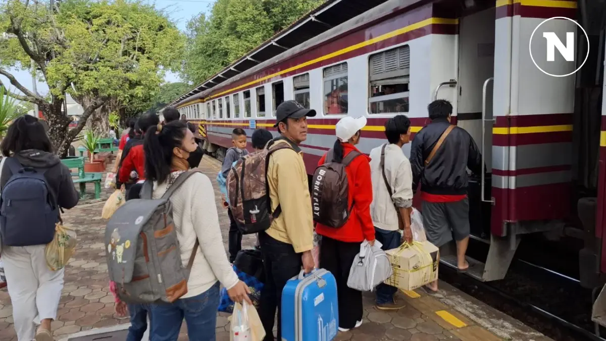 การรถไฟฯ เพิ่มขบวนรถเสริม 'เหนือ-ใต้-อีสาน' รับผู้โดยสารกลับกรุงเทพฯ การรถไฟฯ เพิ่มขบวนรถเสริม 'เหนือ-ใต้-อีสาน' รับผู้โดยสารกลับกรุงเทพฯ