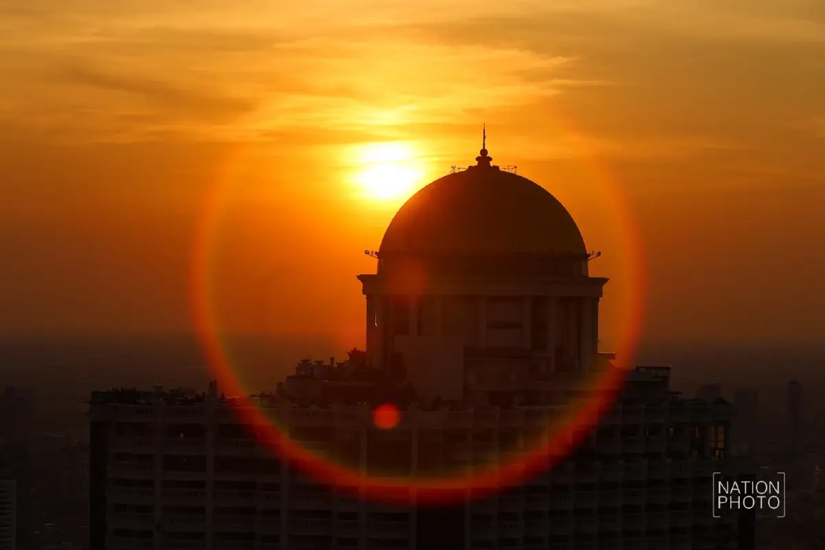 ชมภาพแสงสุดท้ายส่งท้ายปี 2567 เตรียมรับปีใหม่ ชมภาพแสงสุดท้ายส่งท้ายปี 2567 เตรียมรับปีใหม่