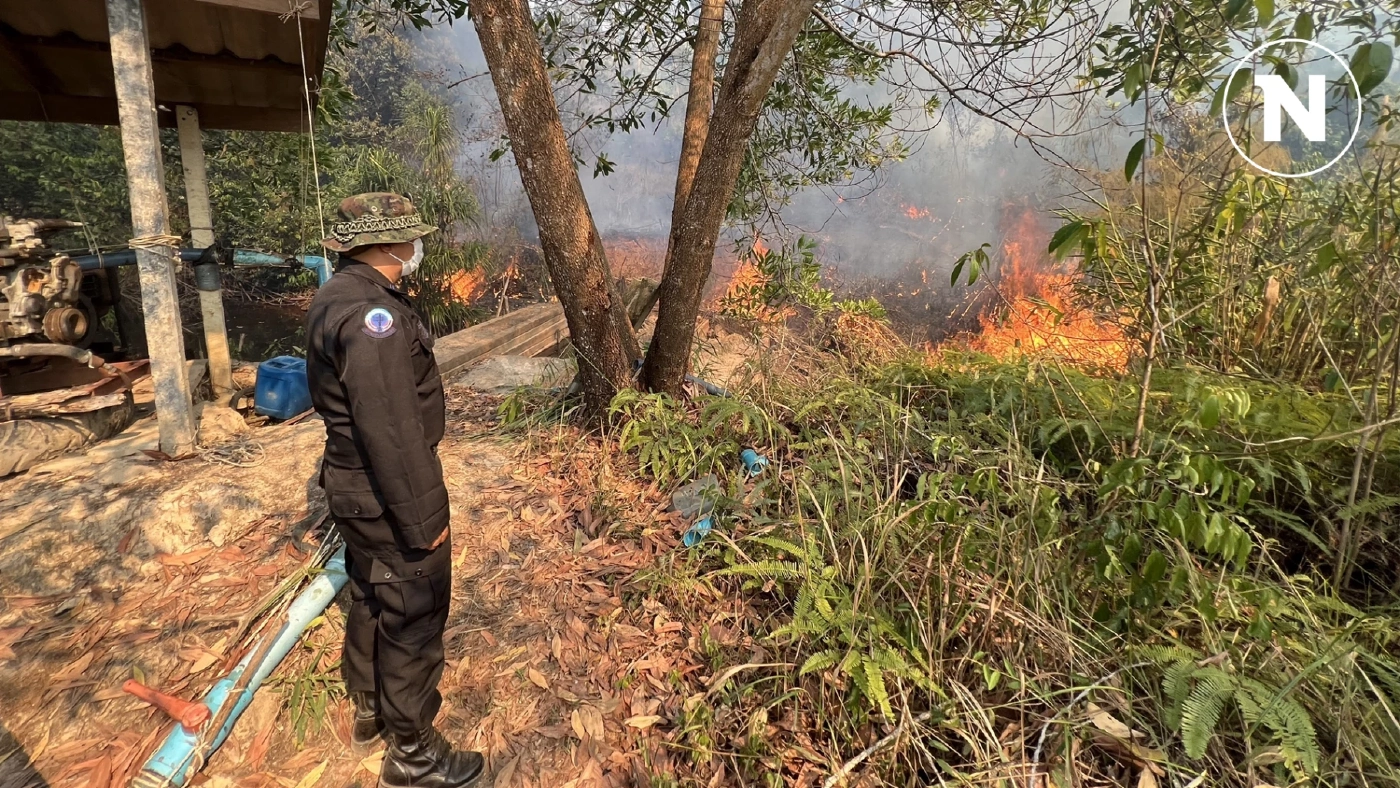 ระทึก! “ไฟป่า” ฝั่งเขมร ลามเขตฐานทหารพรานไทย เกิดเสียงบึ้มเป็นระยะๆ