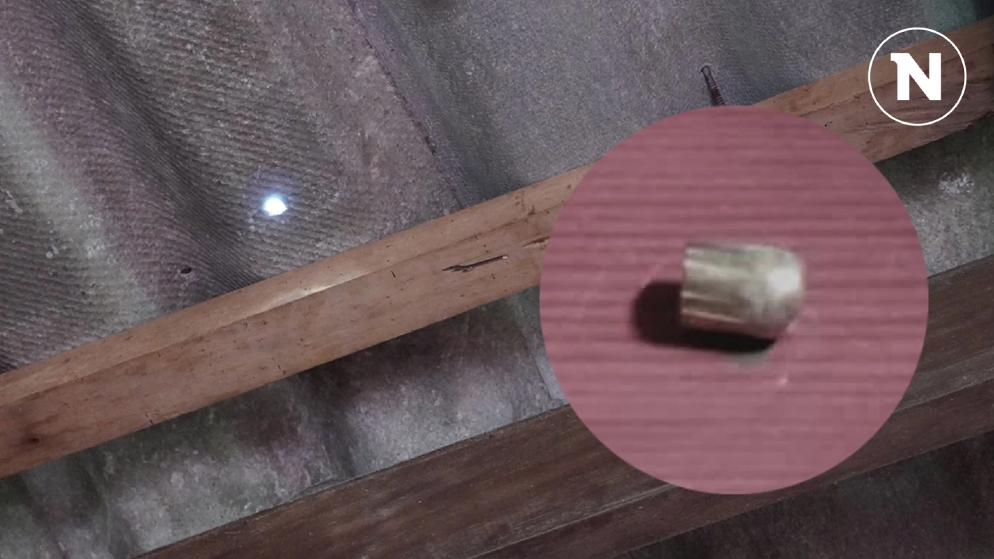 สาวแจ้งความ กระสุนปริศนาตกใส่หลังคาบ้านเฉียดหัวแม่