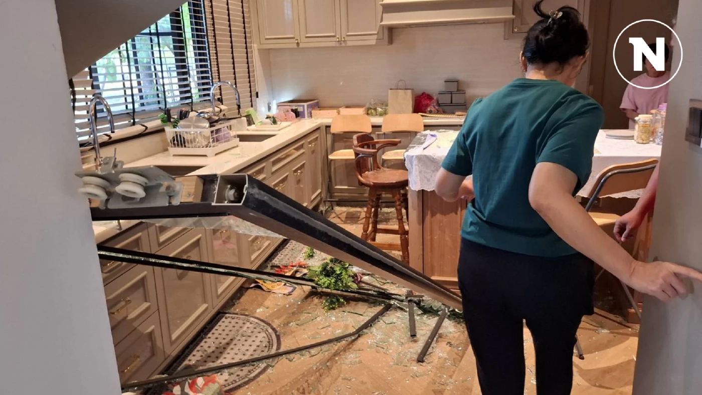 ตูมสนั่นห้องครัวบ้าน “ต๊อบ เถ้าแก่น้อย” แม่บ้านเจ็บ 2 คาดแก๊สระเบิด