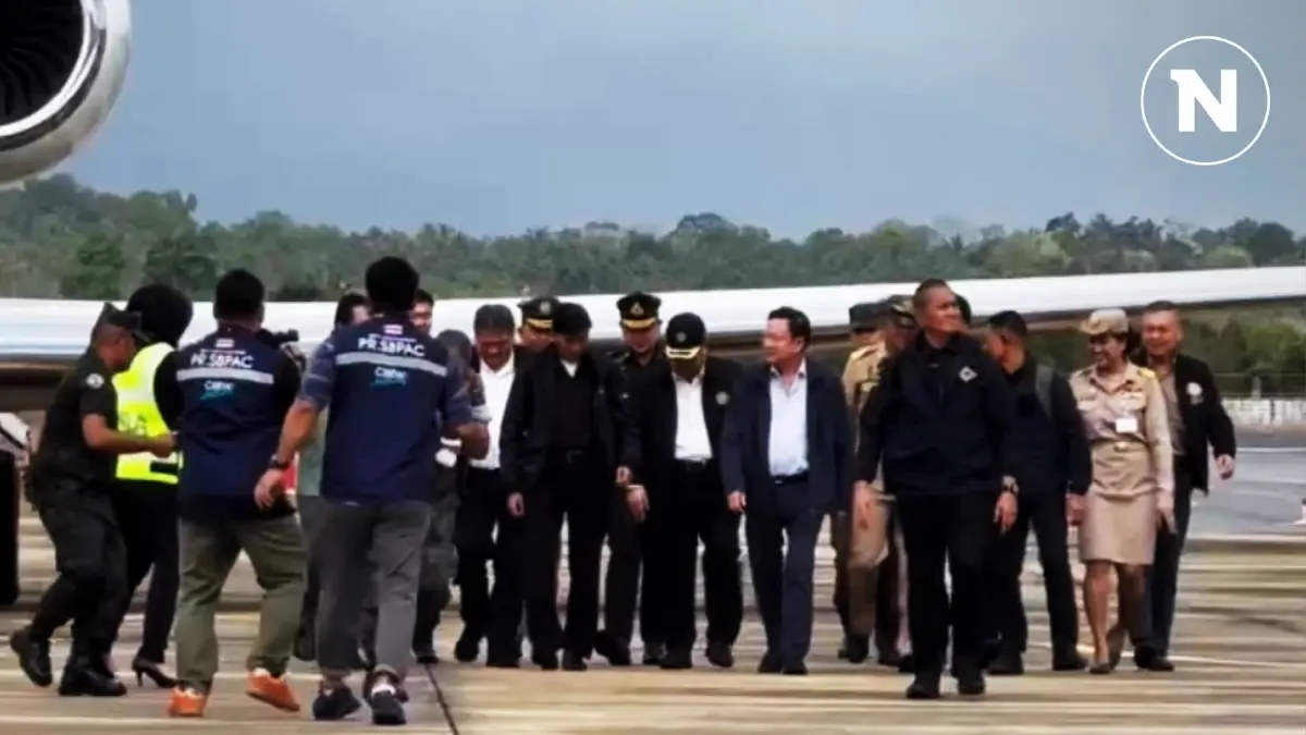 เปิดคลิป! "ทักษิณ" ถึงสนามบินนราธิวาส ท่ามกลางประชาชนแห่ต้อนรับ เปิดคลิป! "ทักษิณ" ถึงสนามบินนราธิวาส ท่ามกลางประชาชนแห่ต้อนรับ