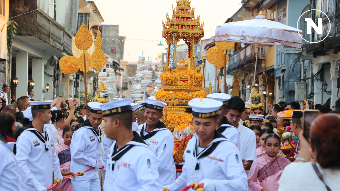 พุทธศาสนิกชนร่วมอัญเชิญ "พระศรีบรมธาตุ" แห่รอบเมืองเก่าตะกั่วป่าใน "วันมาฆบูชา" พุทธศาสนิกชนร่วมอัญเชิญ "พระศรีบรมธาตุ" แห่รอบเมืองเก่าตะกั่วป่าใน "วันมาฆบูชา"