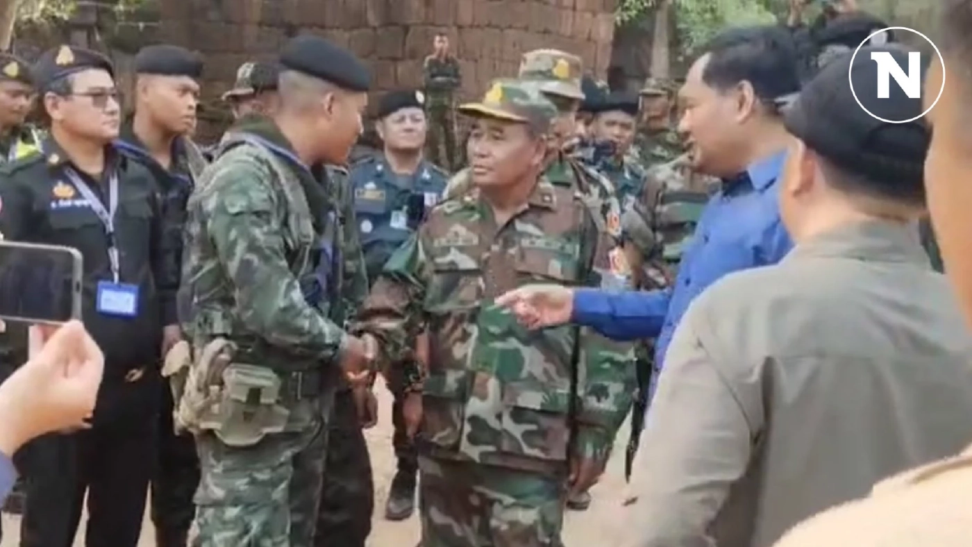 ทหาร "ไทย-กัมพูชา" พบปะพูดคุย ย้ำความสัมพันธ์ที่ดีต่อกัน ทหาร "ไทย-กัมพูชา" พบปะพูดคุย ย้ำความสัมพันธ์ที่ดีต่อกัน