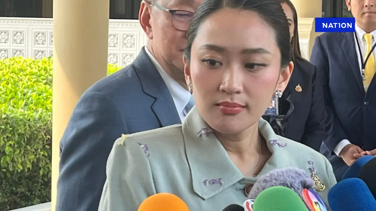 ฉุน หลังถูกสื่อจี้ปมฝ่ายค้านตั้งธีมญัตติ "ดีลแลกประเทศ" ฉุน หลังถูกสื่อจี้ปมฝ่ายค้านตั้งธีมญัตติ "ดีลแลกประเทศ"