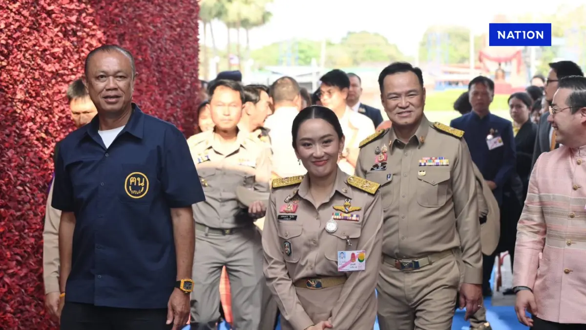 "นายกฯอิ๊งค์ " รับพูดคุย"เนวิน" ปัดขบวนการเปลี่ยนสีเสื้อ" สว." "นายกฯอิ๊งค์ " รับพูดคุย"เนวิน" ปัดขบวนการเปลี่ยนสีเสื้อ" สว."