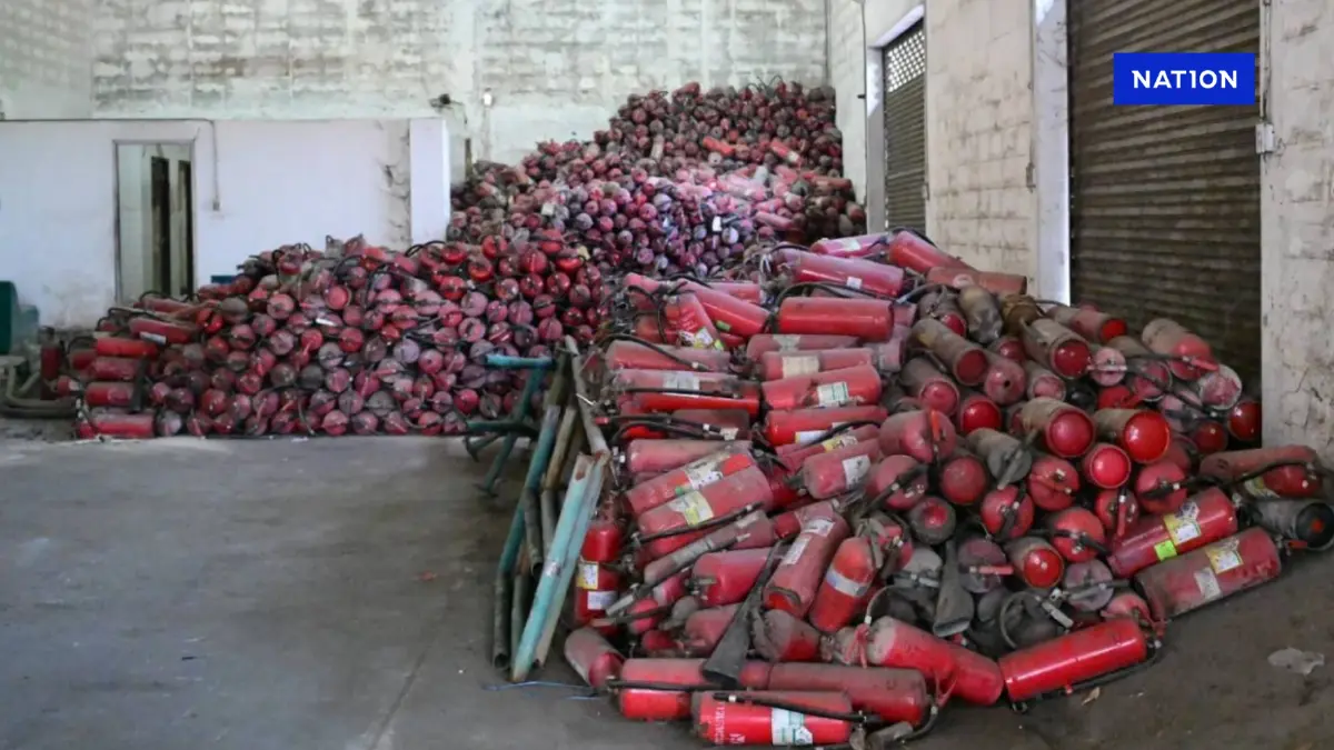 กทม. เร่งกำจัด "ถังดับเพลิง" หมดสภาพ กองพะเนินเต็มศูนย์กำจัดขยะ