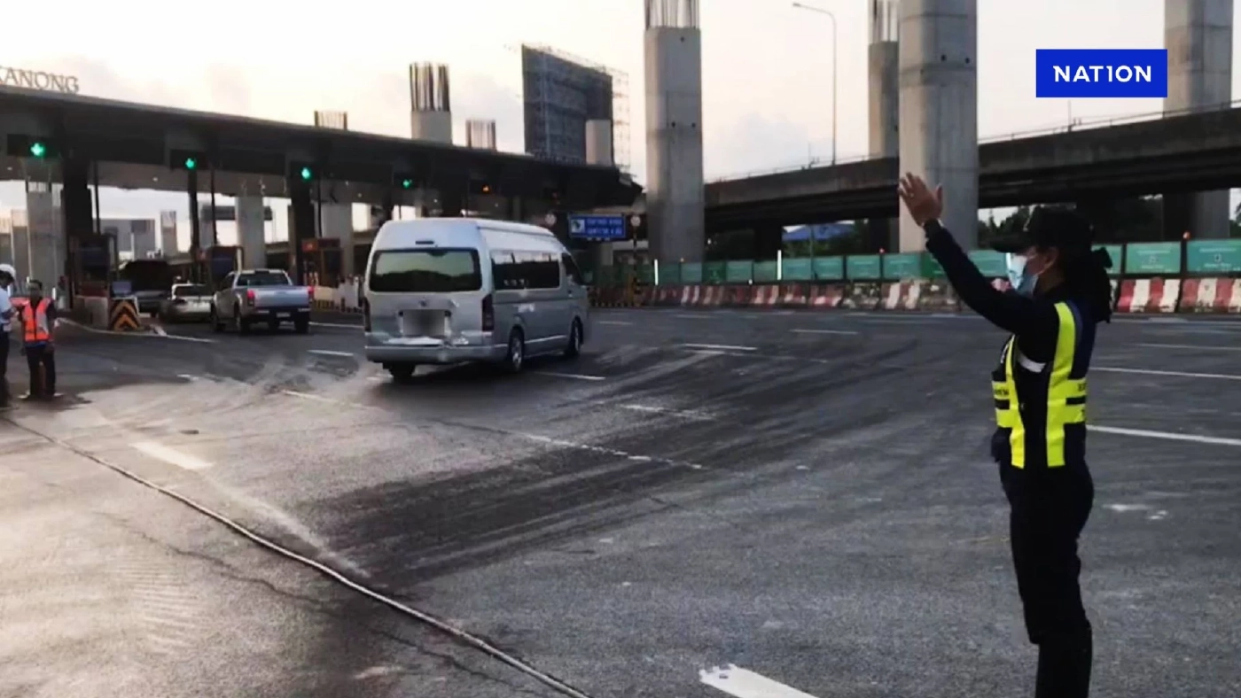 เปิดช่องเบี่ยงเข้าทางด่วนเฉลิมมหานคร เลี่ยงจุดคานถล่มพระราม 2