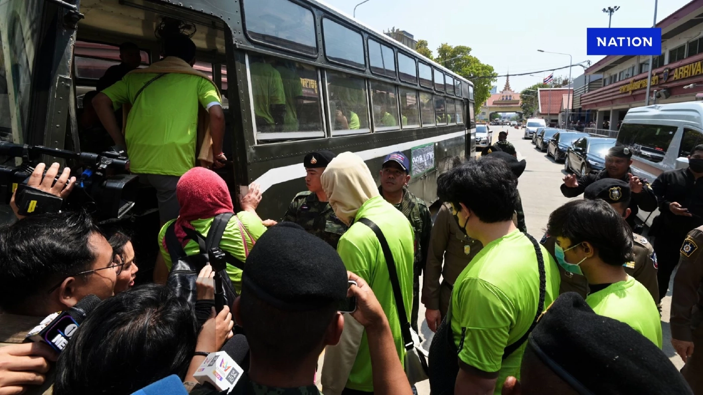 เปิดเบื้องลึก 119 คนไทย เป็น "เหยื่อ หรือ ผู้ร่วมขบวนการ" เปิดเบื้องลึก 119 คนไทย เป็น "เหยื่อ หรือ ผู้ร่วมขบวนการ"