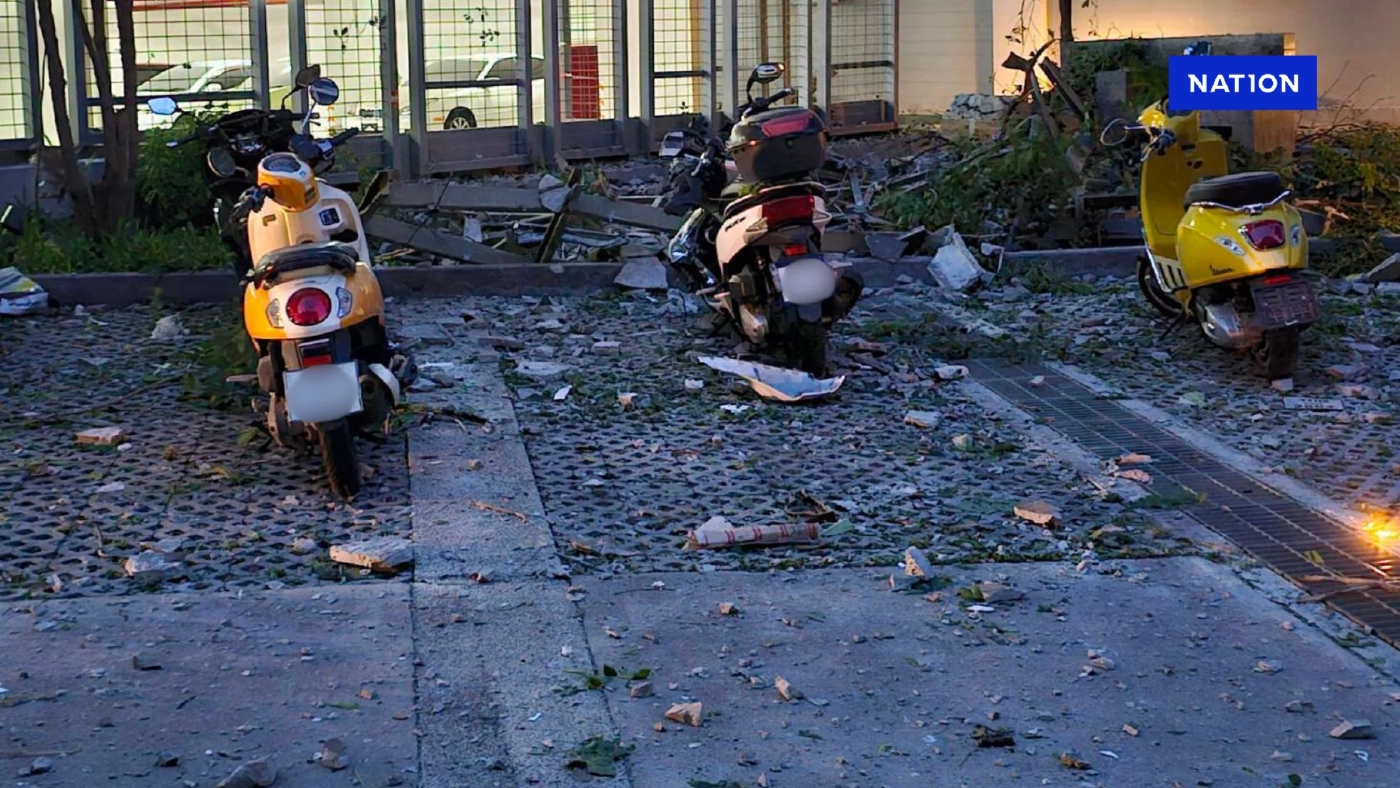 ระทึกเมืองพัทยา! “ชิมเพลทปูน” คอนโดหรูหล่น มีคนเจ็บ-รถเสียหาย ระทึกเมืองพัทยา! “ชิมเพลทปูน” คอนโดหรูหล่น มีคนเจ็บ-รถเสียหาย