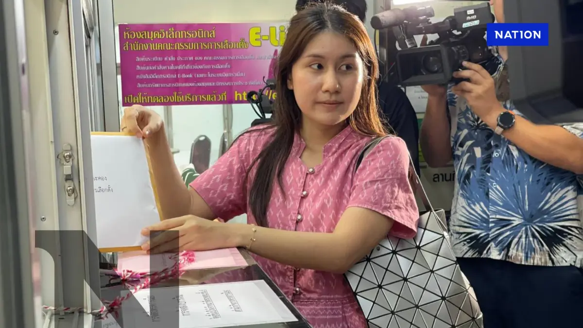 "ณฐพร" ส่งทีมทนาย ร้อง "กกต." ส่งศาลรธน. สั่ง 138 สว. หยุดปฎิบัติหน้าที่