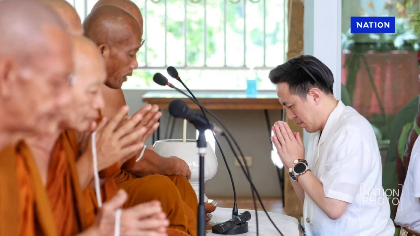 คุณฉาย พร้อมครอบครัว และผู้บริหารเนชั่นกรุ๊ป  สมทบทุนบูรณปฏิสังขรณ์พระมหาเจดีย์มกุฏคีรีวัน