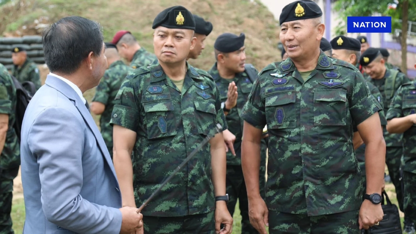 ผบ.ทบ. – แม่ทัพภาค 2 ตรวจฐานทหาร ประชาชน ชายแดนไทย – กัมพูชา