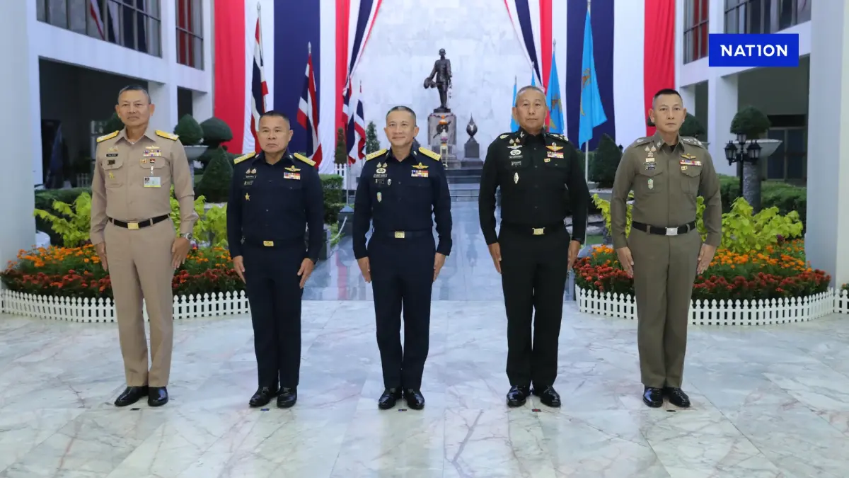 ผบ.เหล่าทัพ ประสานเสียง พร้อมปกป้องอธิปไตยชาติ หนุน ทบ.เต็มที่ ผบ.เหล่าทัพ ประสานเสียง พร้อมปกป้องอธิปไตยชาติ หนุน ทบ.เต็มที่