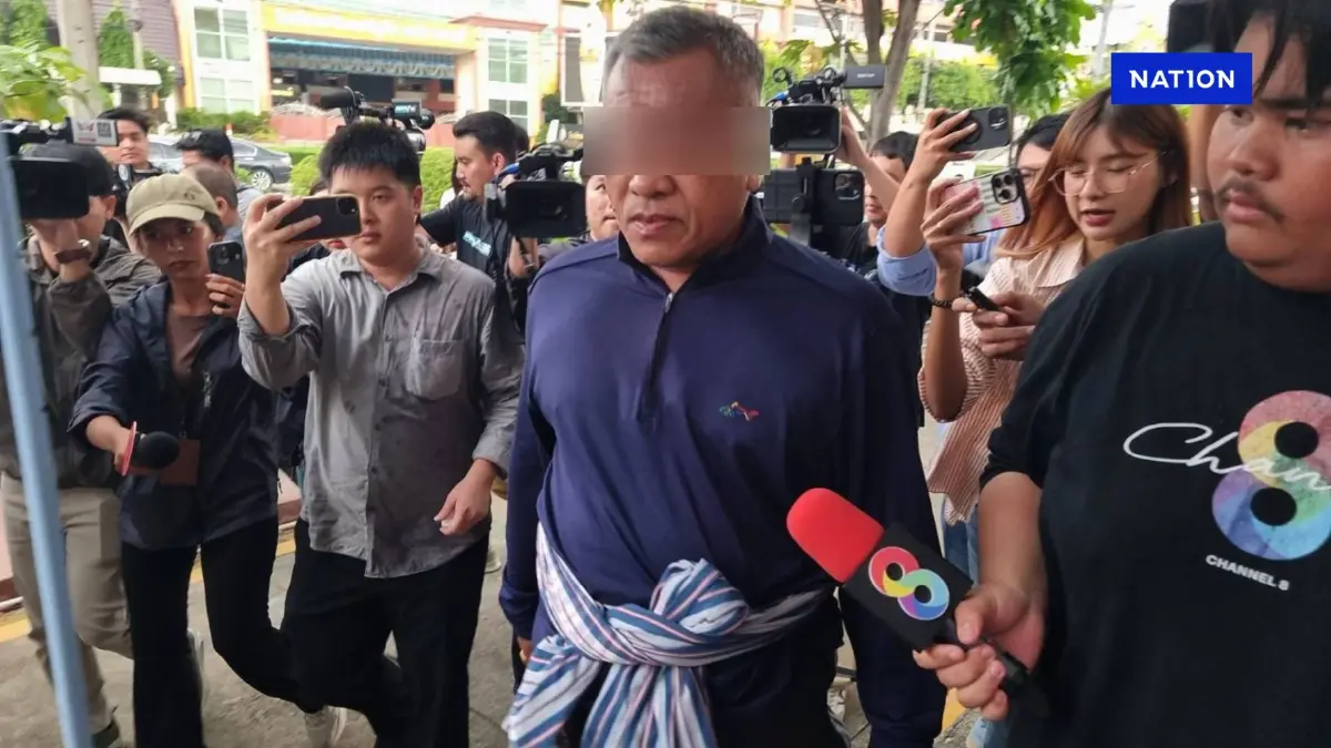 "ทวีวัฒน์" เจ้าของ "เงิน 12 ล้าน" มาตามนัด หอบหลักฐานเข้าพบตำรวจ