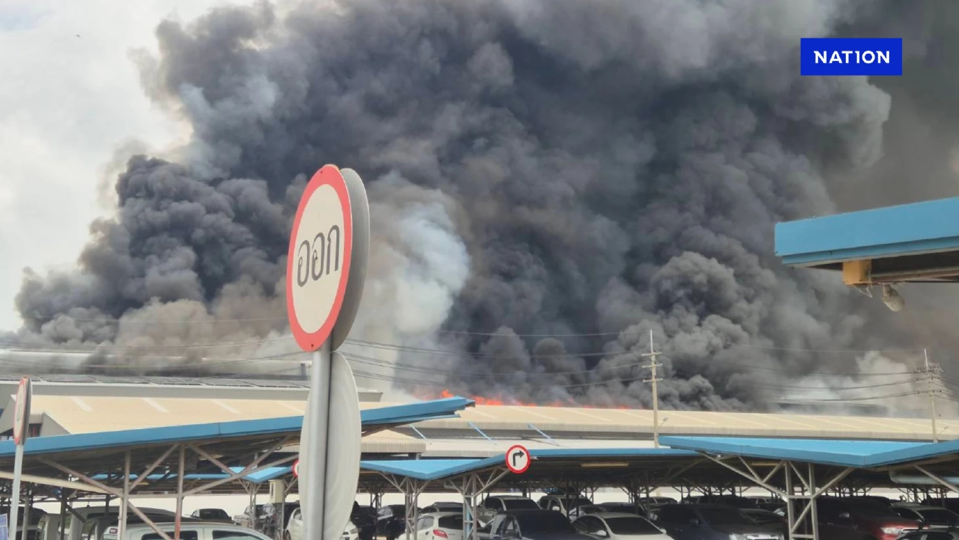 ด่วน! ไฟไหม้โรงงานผลิตทิชชู่ เผาเสียหายวอด มีผู้สูญหาย 10 ราย