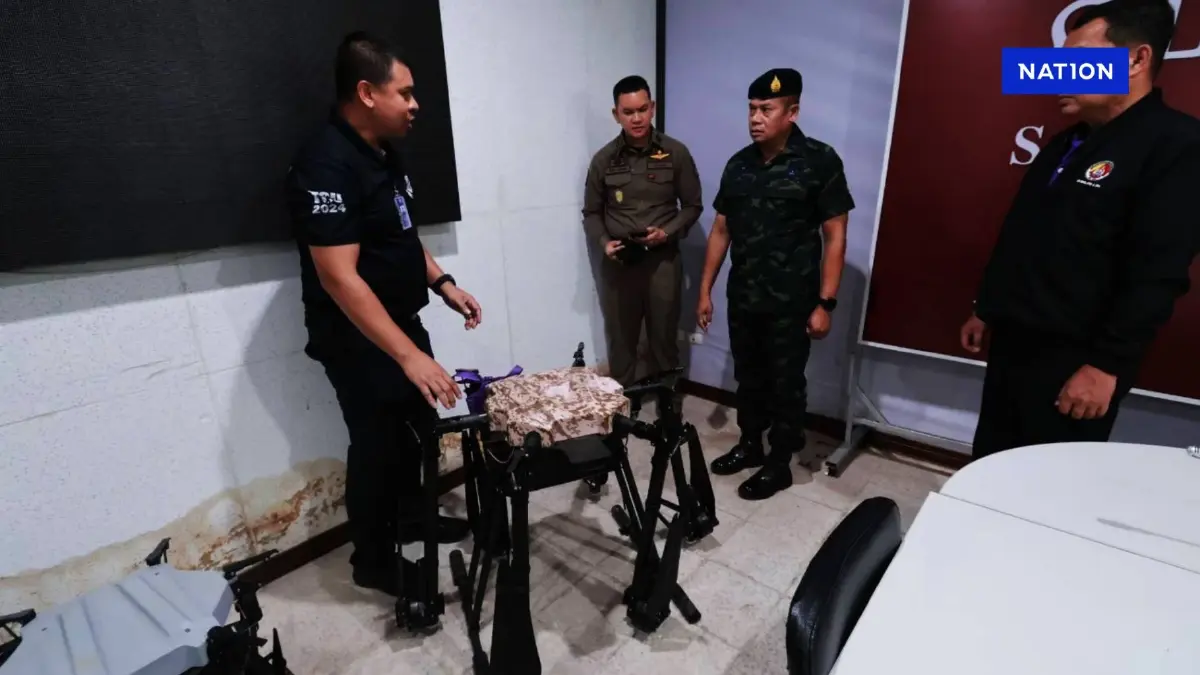 "มทภ.4" ลงพื้นที่ตรวจสอบ "โดรน" ต้องสงสัยฝังดิน คาดเตรียม "ก่อเหตุ-ขนสิ่งผิดกฎหมาย" "มทภ.4" ลงพื้นที่ตรวจสอบ "โดรน" ต้องสงสัยฝังดิน คาดเตรียม "ก่อเหตุ-ขนสิ่งผิดกฎหมาย"