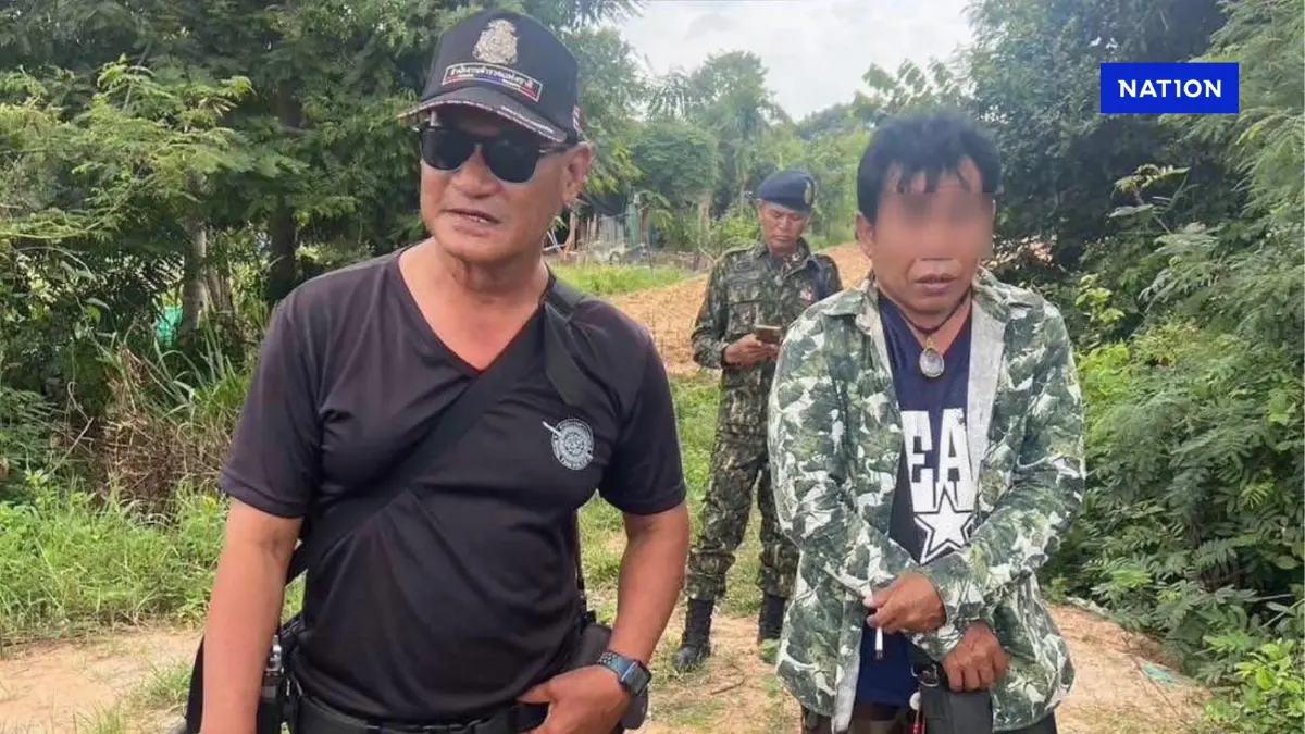 รวบผู้ต้องสงสัย สายลับกัมพูชา ขับรถตระเวนถ่ายรูปพื้นที่อพยพ รวบผู้ต้องสงสัย สายลับกัมพูชา ขับรถตระเวนถ่ายรูปพื้นที่อพยพ