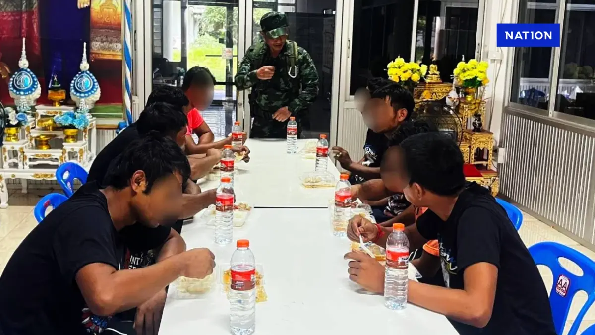ทบ. เผย คุมตัว "18 ทหารกัมพูชา" หลังหน่วยทหารม้ากวาดล้างที่มั่นซำแต ทบ. เผย คุมตัว "18 ทหารกัมพูชา" หลังหน่วยทหารม้ากวาดล้างที่มั่นซำแต